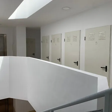 El Olivo House A アパート